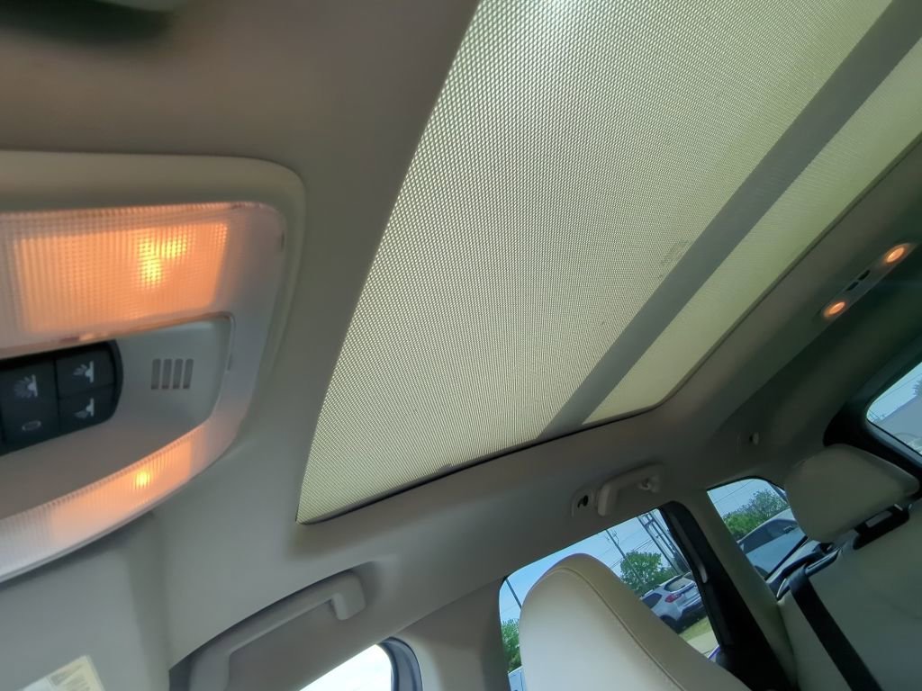 Used 2016 Volvo XC60 T6 w/ Proximity Package AWD/4WD image 16