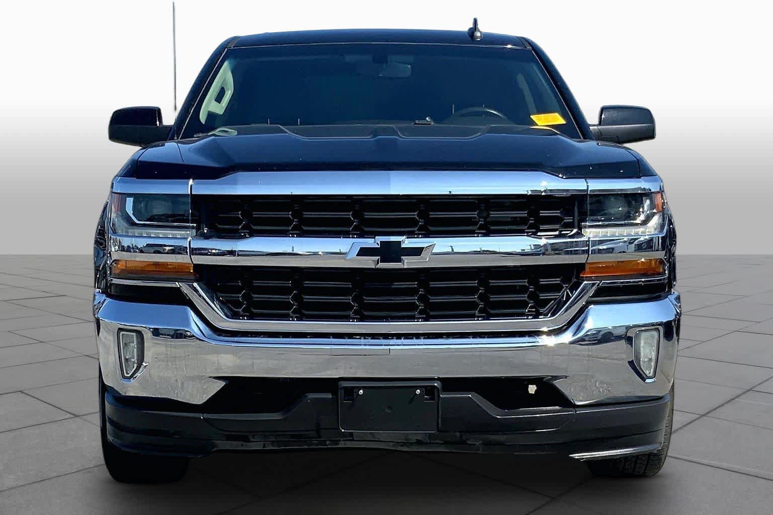 Used 2017 Chevrolet Silverado 1500 LT w/ Texas Edition RWD image 4
