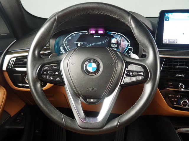 Used 2021 BMW 530e w/ Premium Package w/ Premium Package RWD image 18