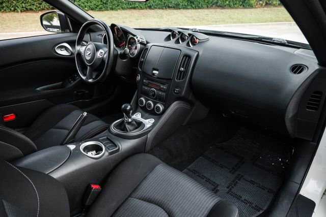 Used 2011 Nissan 370Z Touring w/ Sport Pkg image 18