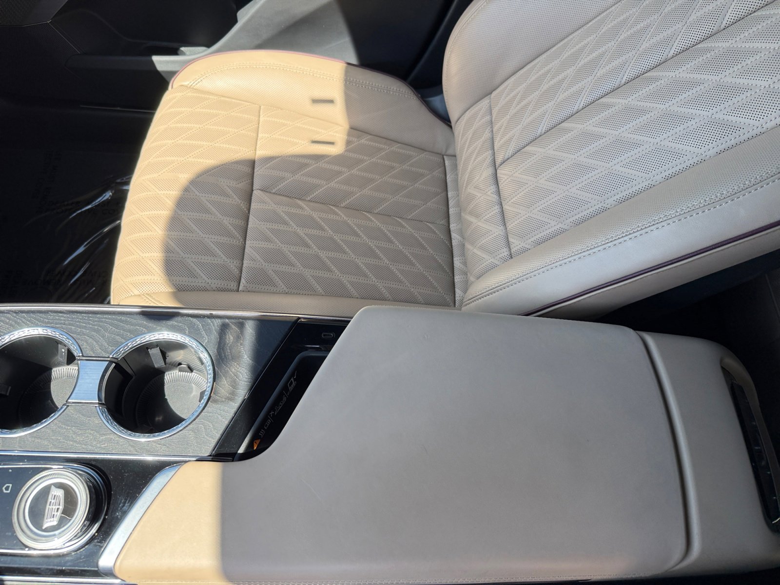 Used 2024 Cadillac Lyriq Luxury w/ Nappa Leather Package AWD/4WD image 14