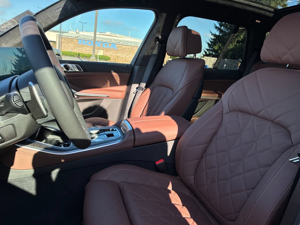 New 2026 BMW X5 xDrive50e w/ M Sport Package AWD/4WD image 11