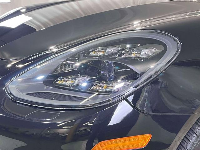 Used 2020 Porsche Panamera image 11