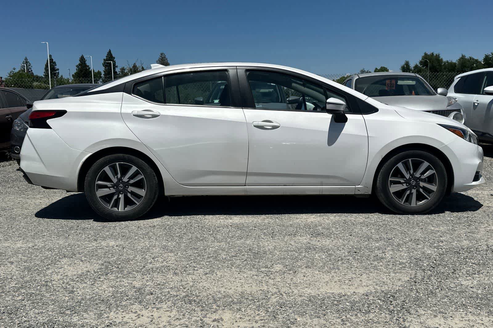 Used 2020 Nissan Versa SV FWD image 9