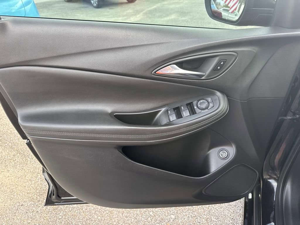 Certified 2023 Buick Encore GX Select w/ Sport Touring Package FWD image 18