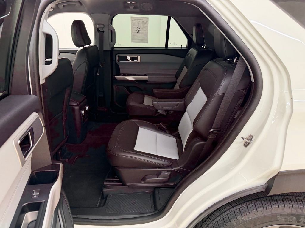 Used 2024 Ford Explorer XLT w/ Equipment Group 202A image 20