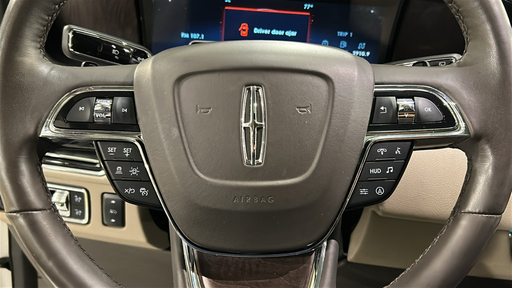 Used 2023 Lincoln Navigator L Reserve AWD/4WD image 11