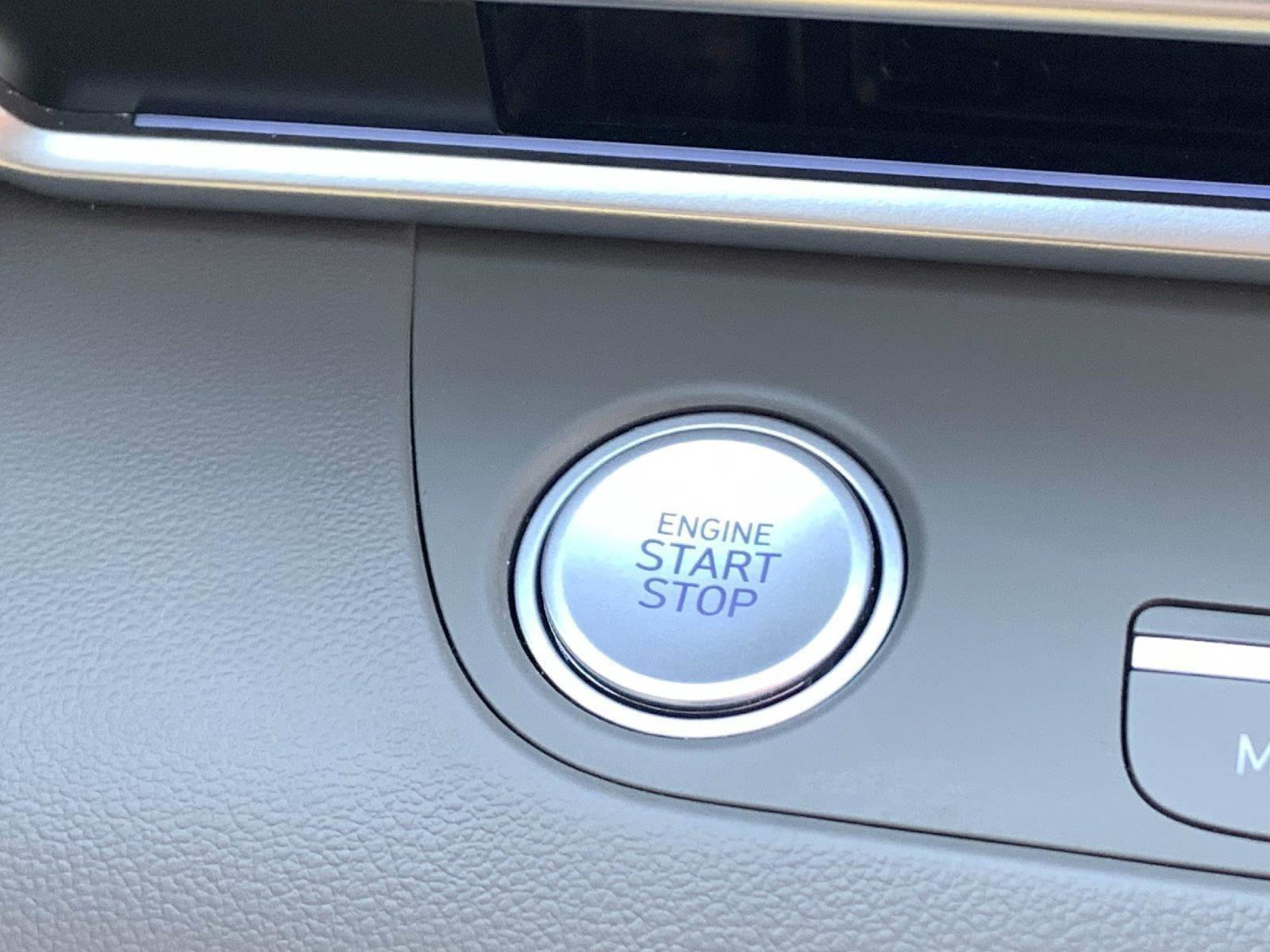 Used 2024 Hyundai Elantra SEL image 24