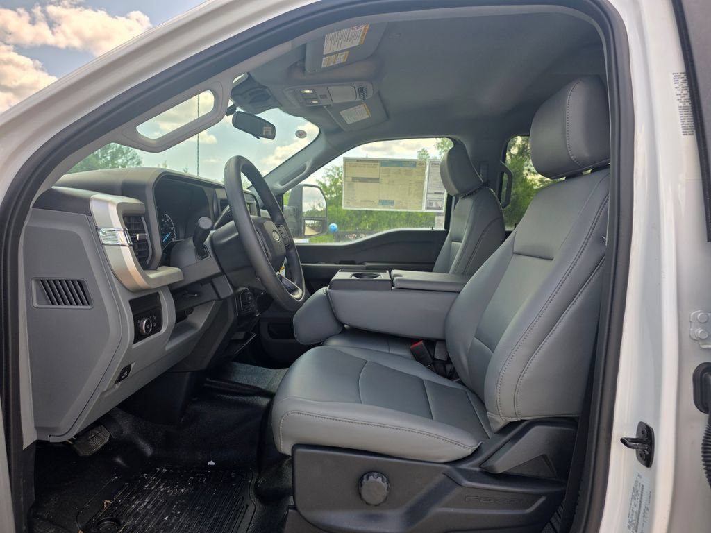New 2026 Ford F550 4x4 Crew Cab image 21