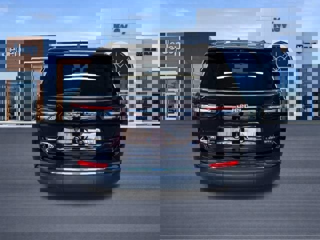 Used 2022 Jeep Grand Cherokee L Limited w/ Luxury Tech Group II image 5