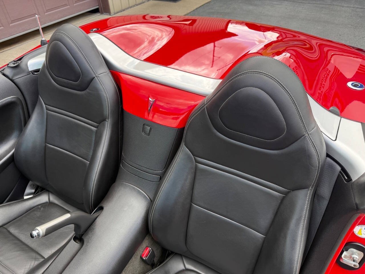 Used 2006 Pontiac Solstice Convertible w/ Premium Package RWD image 35