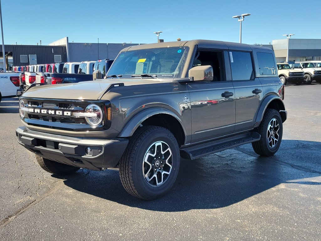 New 2026 Ford Bronco Outer Banks AWD/4WD image 8
