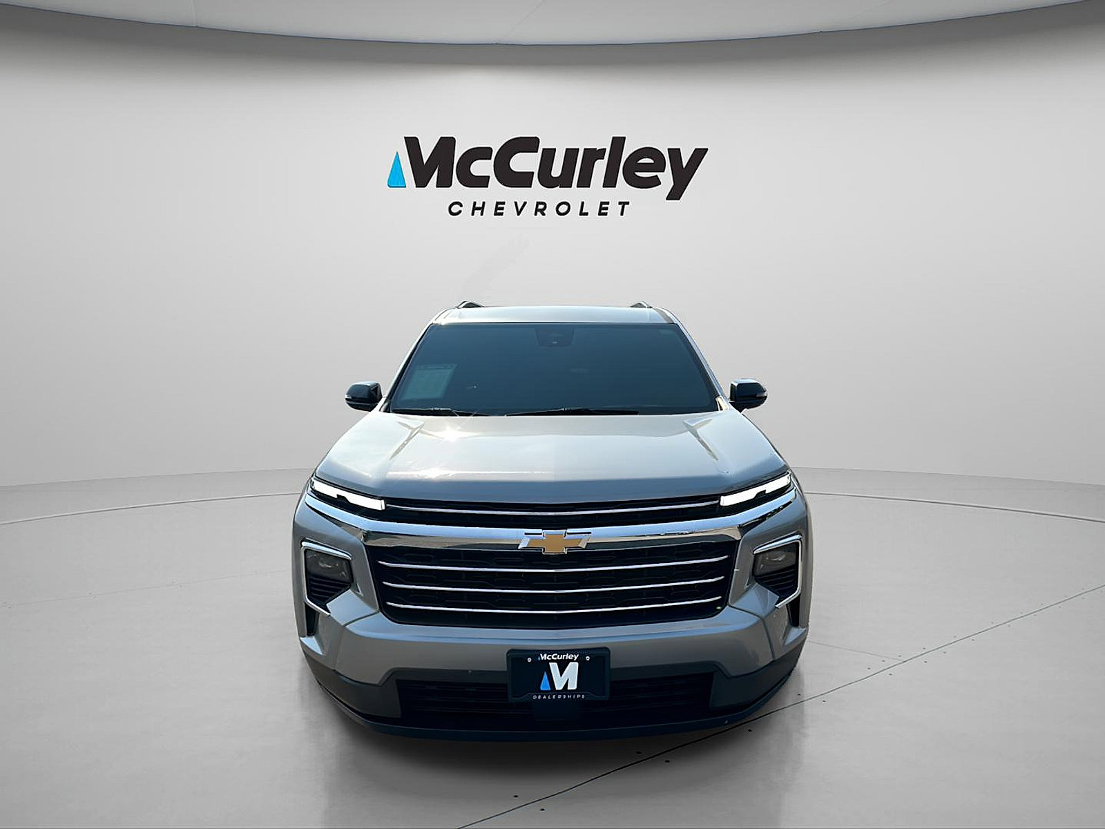 Used 2025 Chevrolet Traverse LT AWD/4WD image 2