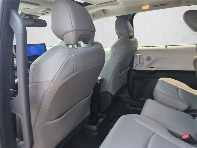 Certified 2026 Toyota Sienna XLE FWD image 23