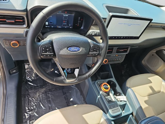 Used 2025 Ford Maverick Lariat AWD/4WD image 18