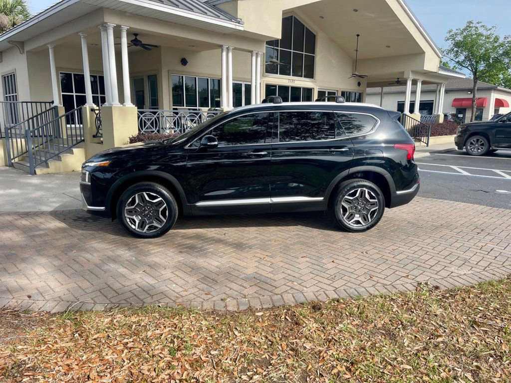 Used 2023 Hyundai Santa Fe Limited AWD/4WD image 2