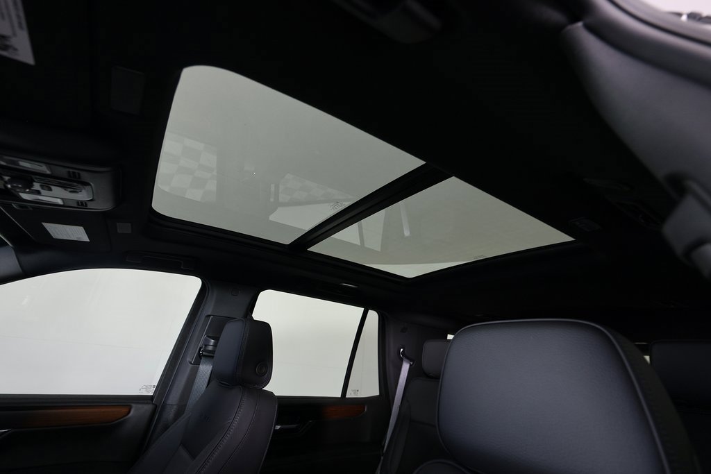 Used 2026 GMC Yukon Denali w/ Sun & Power Step Package image 21