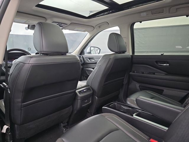 Used 2023 Nissan Pathfinder SL w/ SL Premium Package AWD/4WD image 40