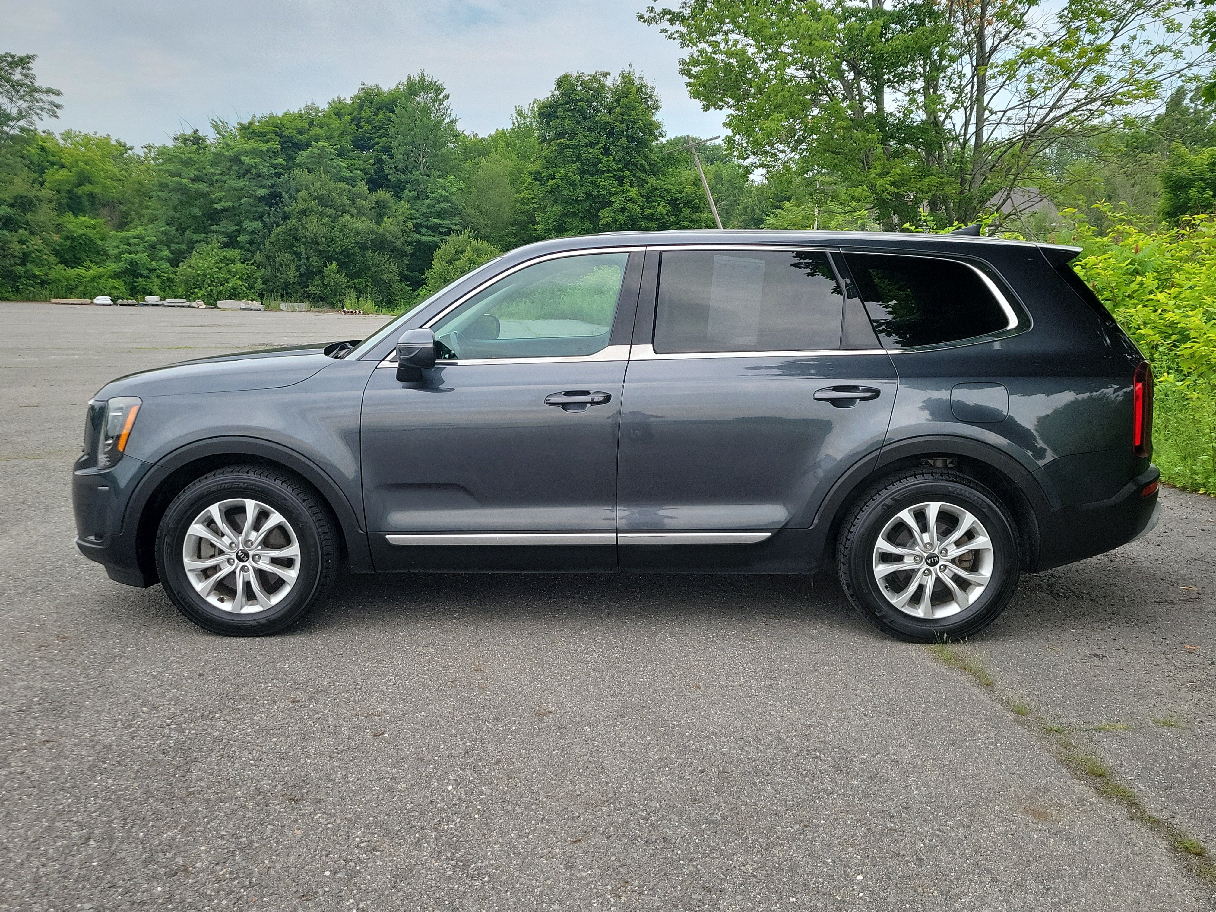 Used 2020 Kia Telluride LX FWD image 8