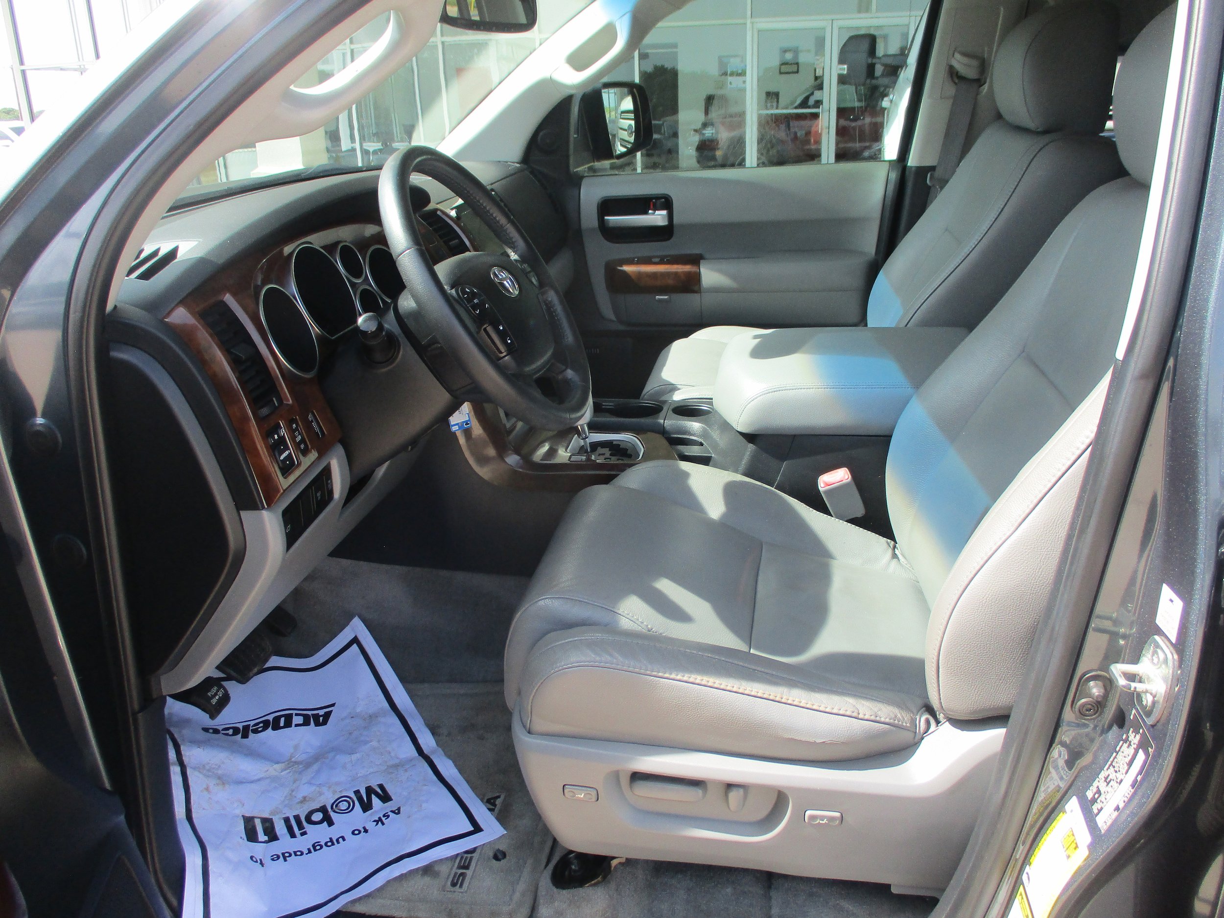 Used 2008 Toyota Sequoia Limited RWD image 4