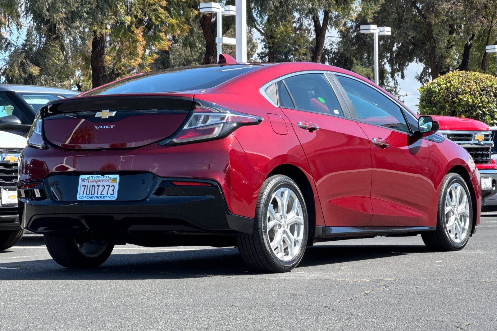 Used 2017 Chevrolet Volt Premier w/ Driver Confidence II Package image 5