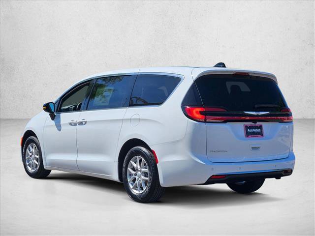 New 2026 Chrysler Pacifica Select image 9