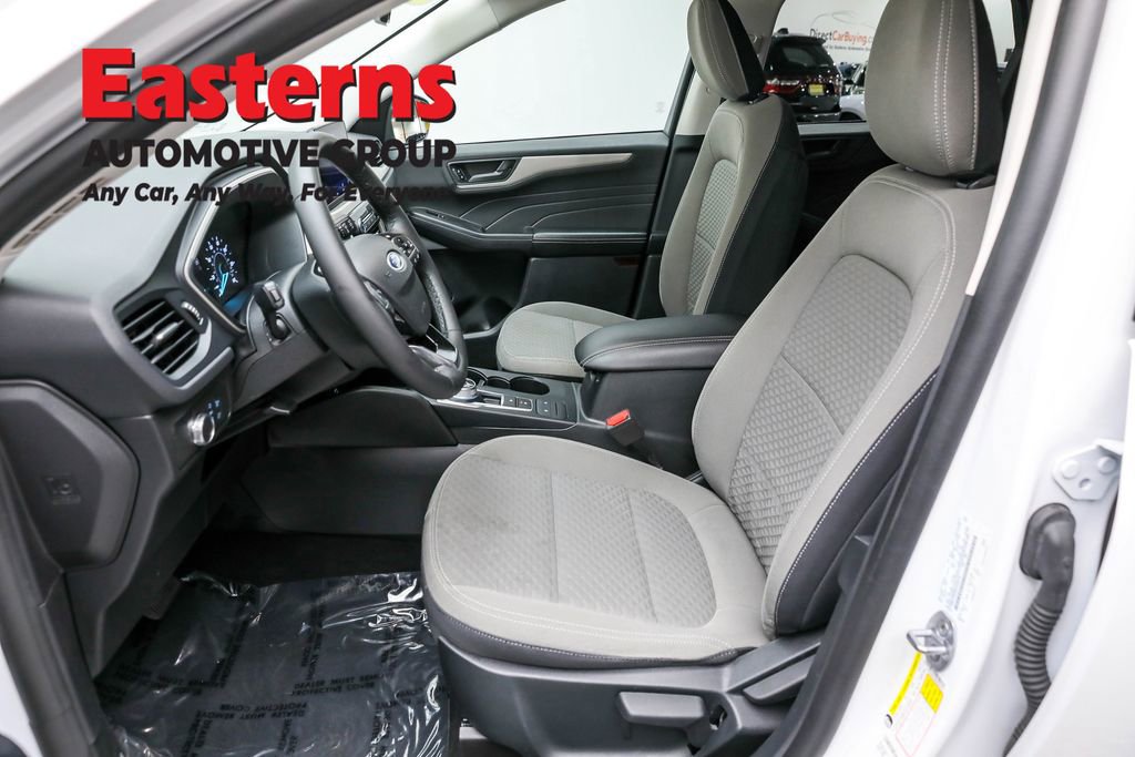 Used 2022 Ford Escape SE w/ Cold Weather Package image 14