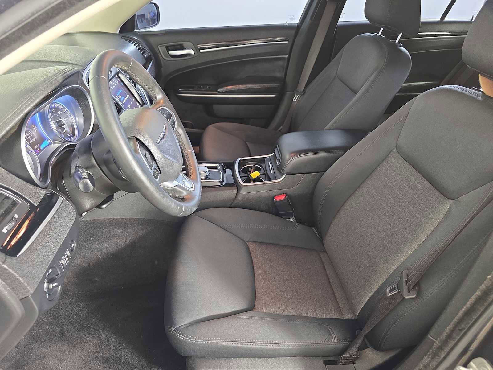 Used 2023 Chrysler 300 Touring image 21