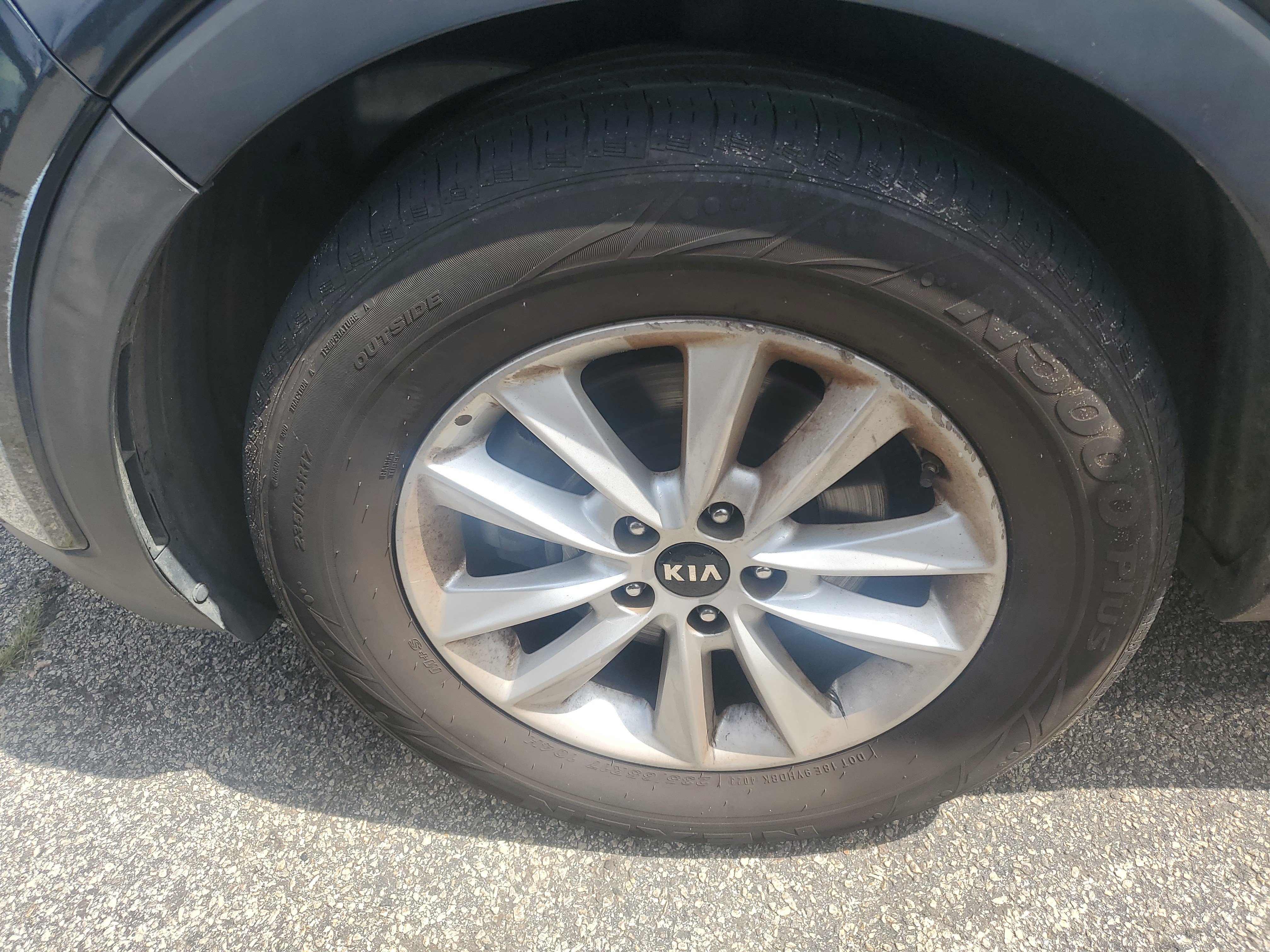 Used 2020 Kia Sorento LX FWD image 6