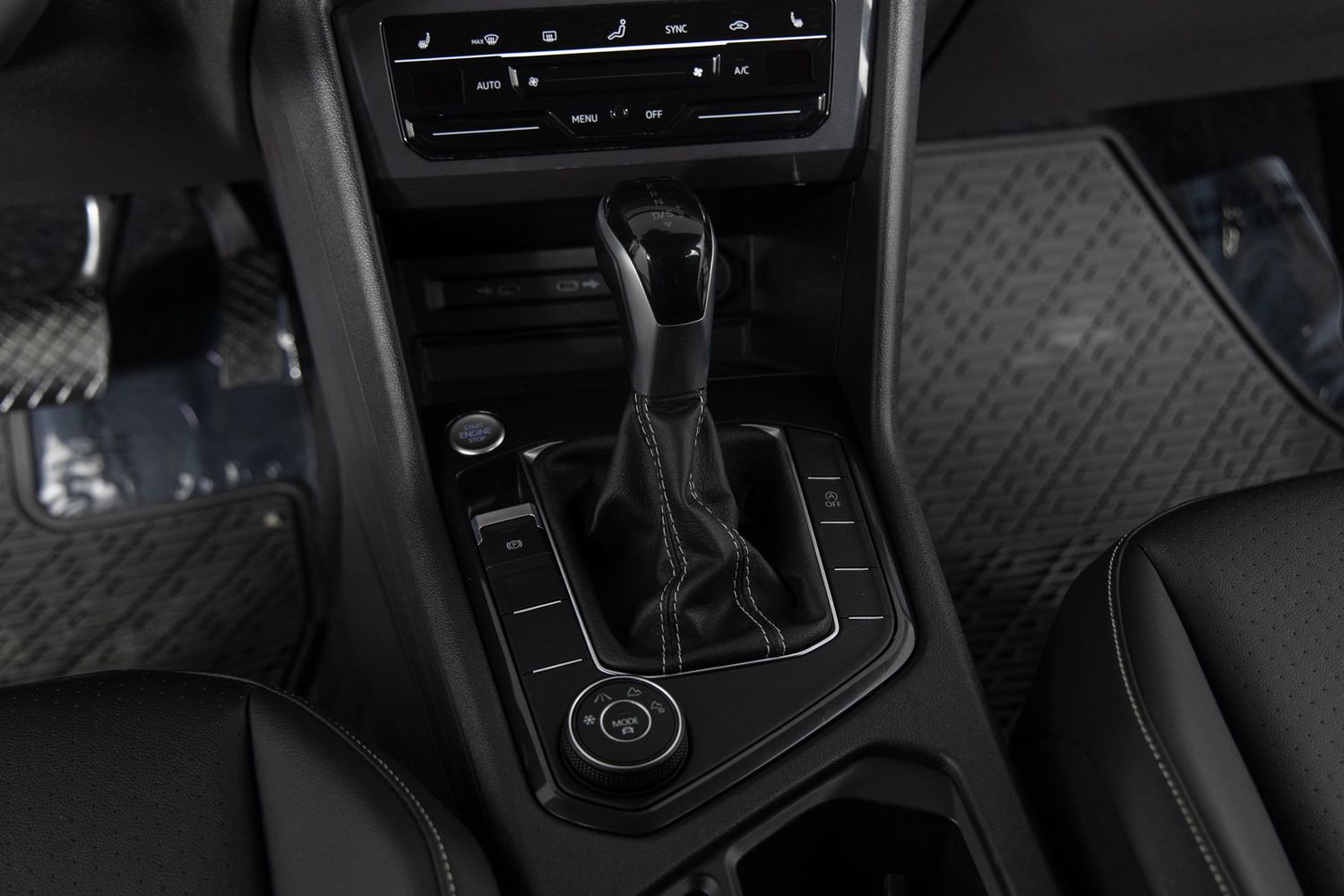 Used 2022 Volkswagen Tiguan SE image 36