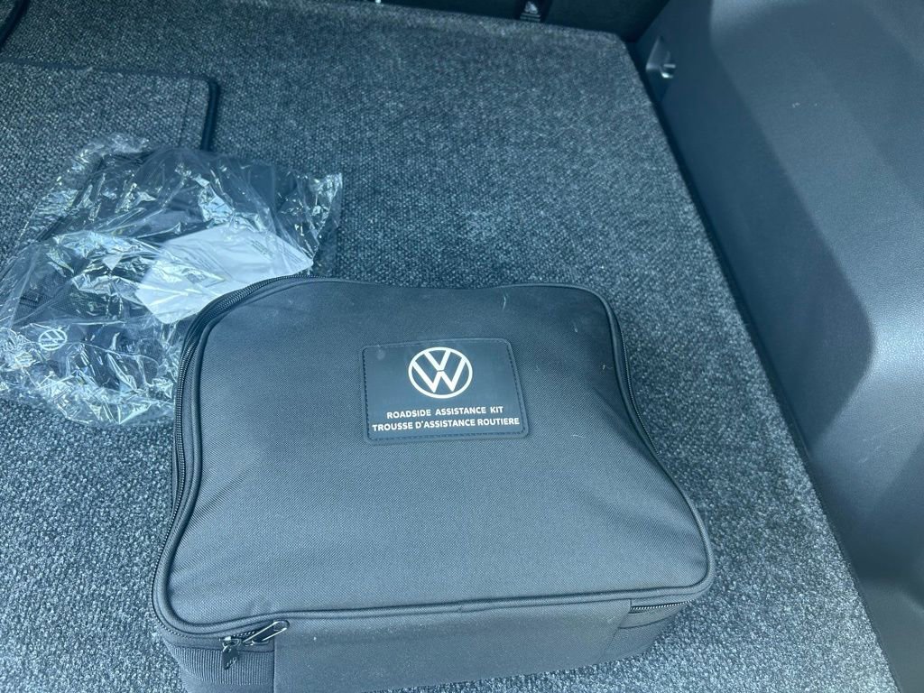 Certified 2024 Volkswagen Atlas Cross Sport SEL R-Line image 49