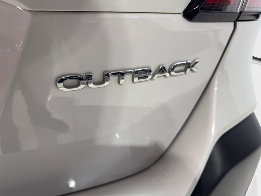 Used 2025 Subaru Outback Premium AWD/4WD image 25