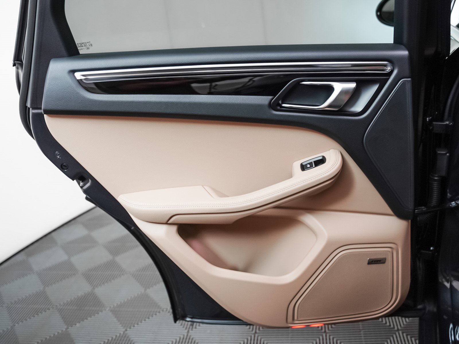 New 2026 Porsche Macan image 26