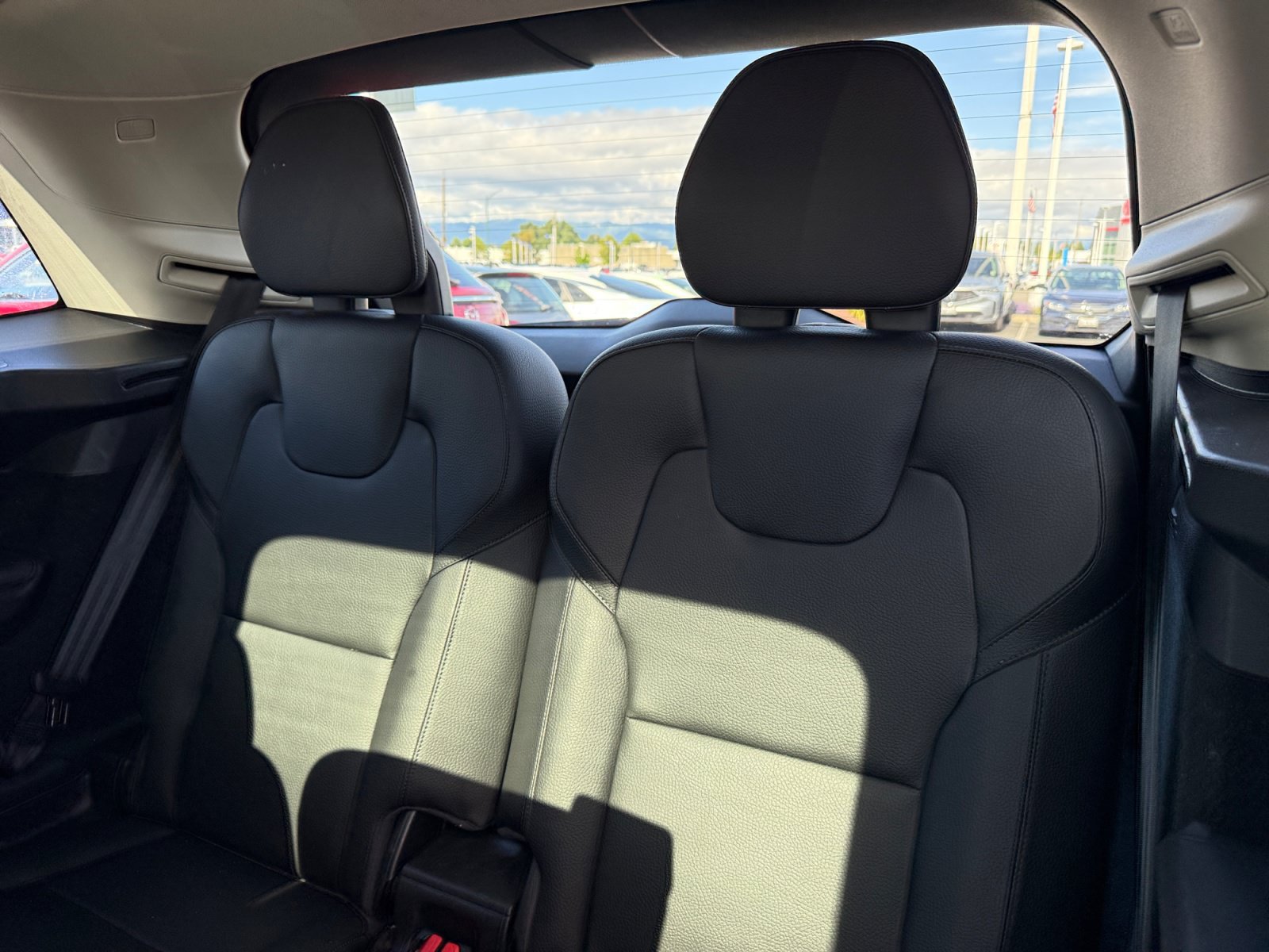 Used 2020 Volvo XC90 T6 Momentum AWD/4WD image 21