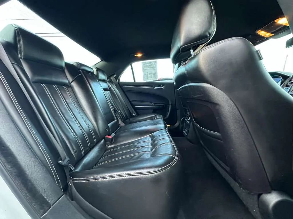 Used 2019 Chrysler 300 S image 12