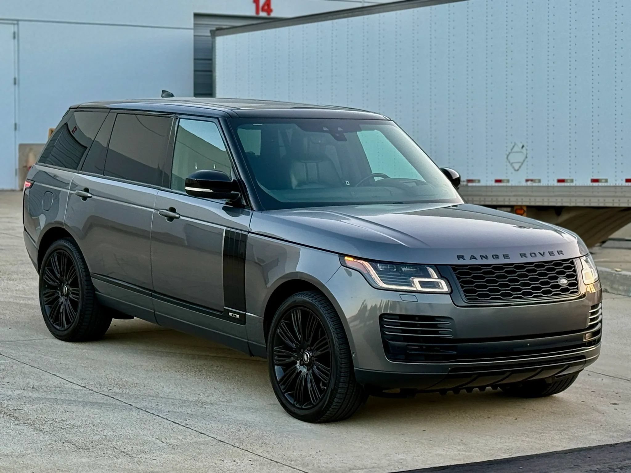 Used 2019 Land Rover Range Rover Long Wheelbase Supercharged AWD/4WD image 26