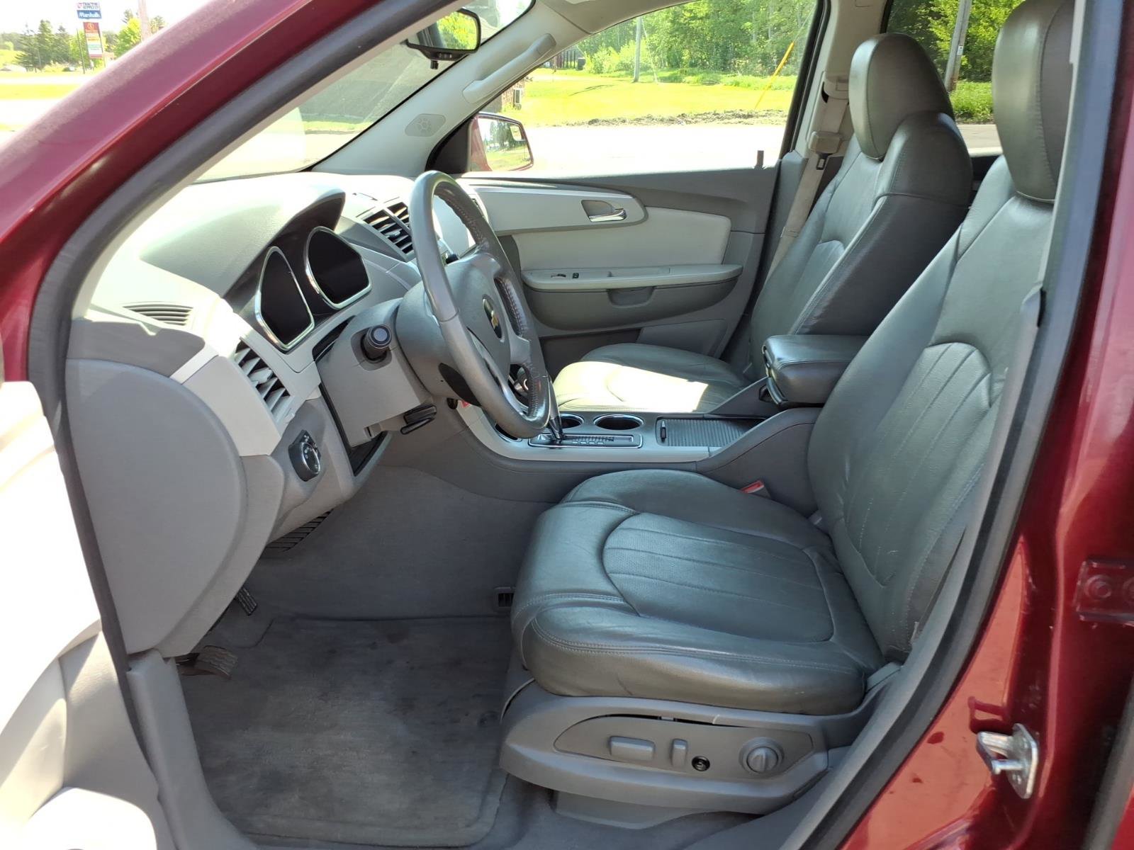 Used 2011 Chevrolet Traverse LT w/ Personal Connectivity Package FWD image 10
