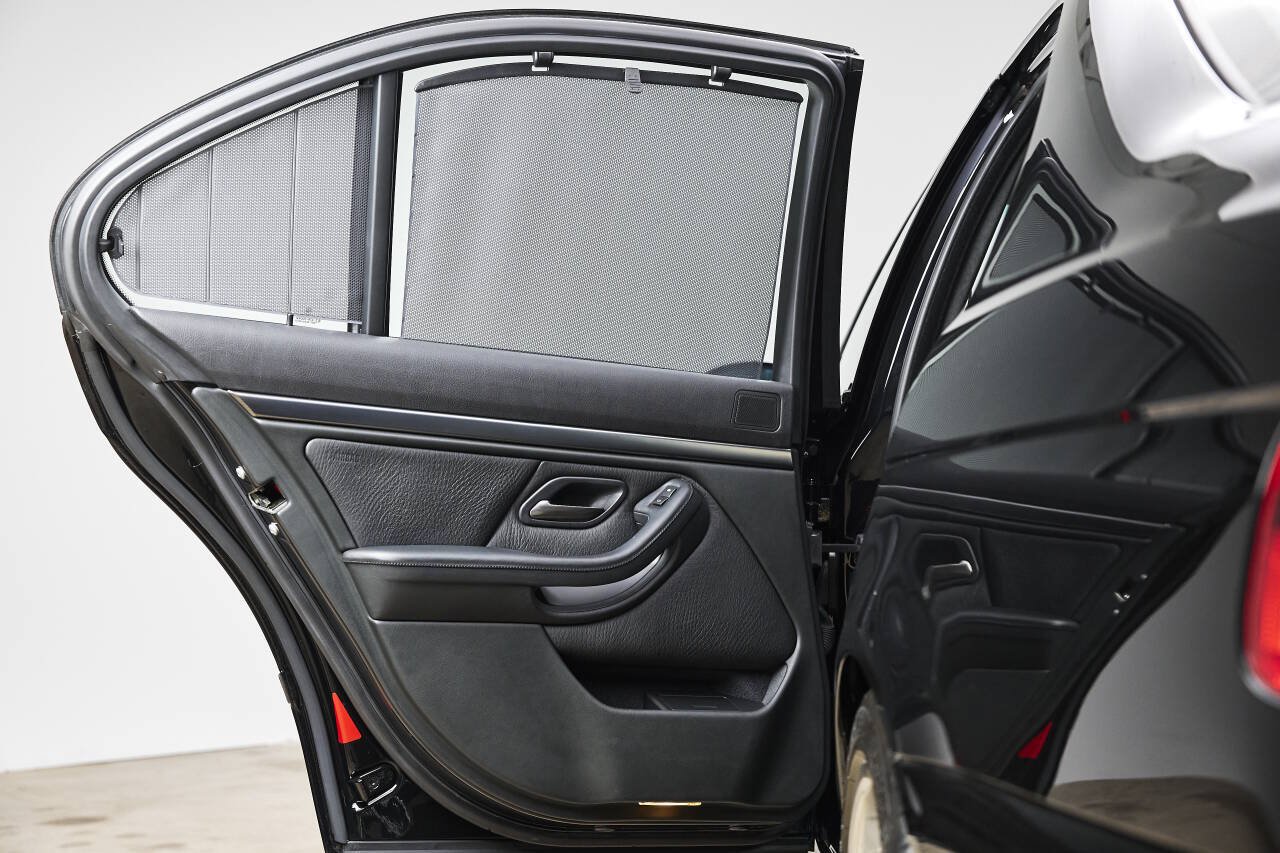 Used 2003 BMW M5 RWD image 95