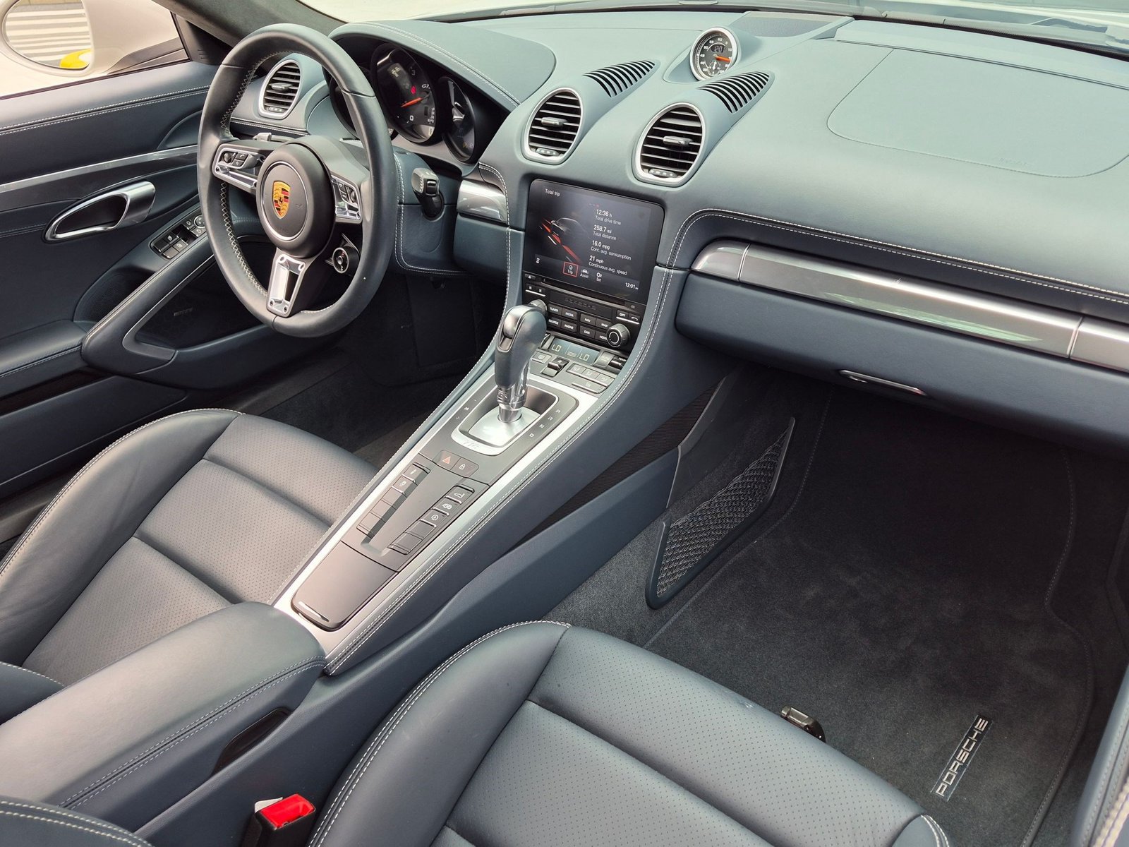 Certified 2022 Porsche 718 Cayman GTS RWD image 23