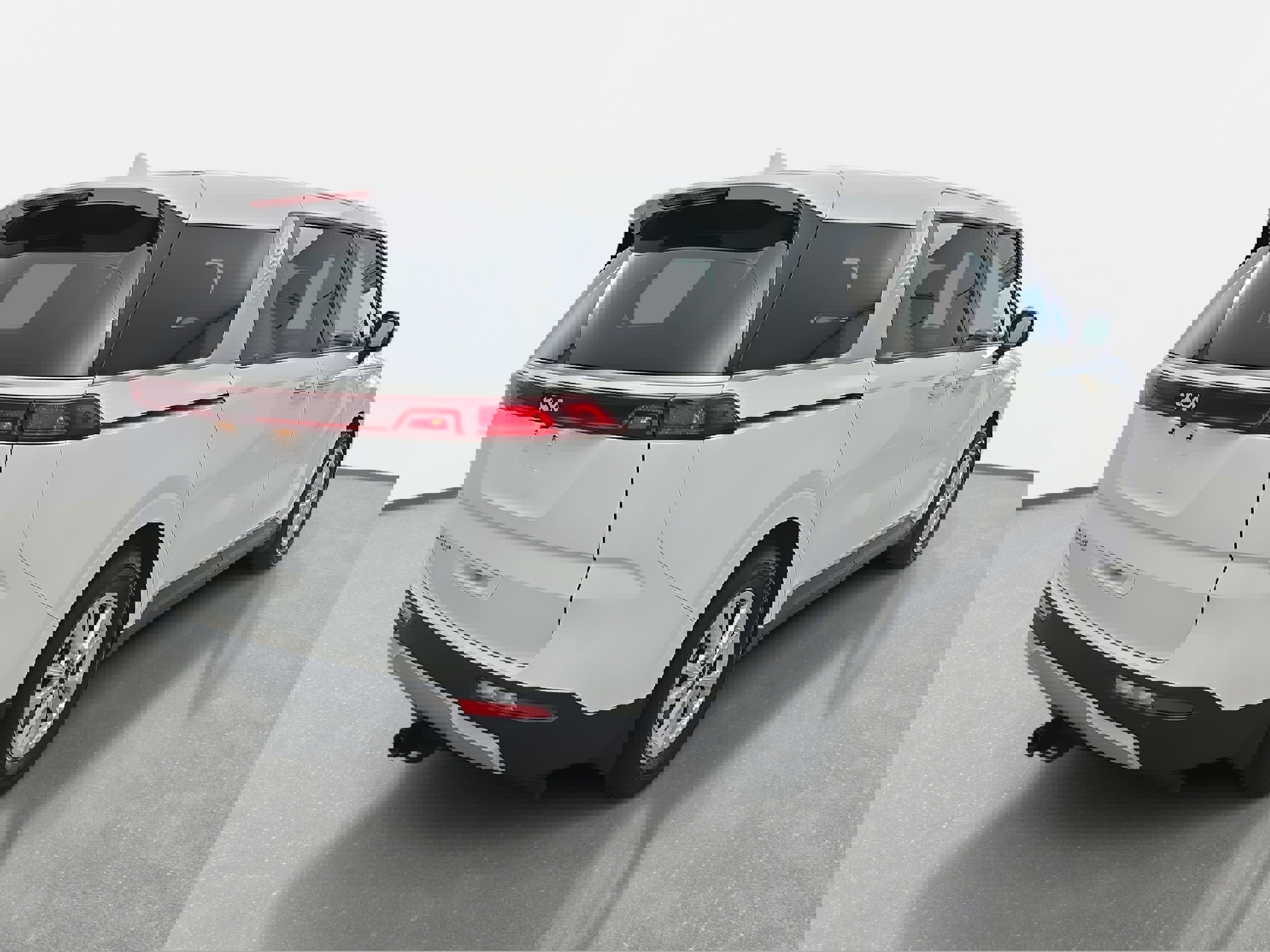 Used 2022 Kia Carnival LX image 5