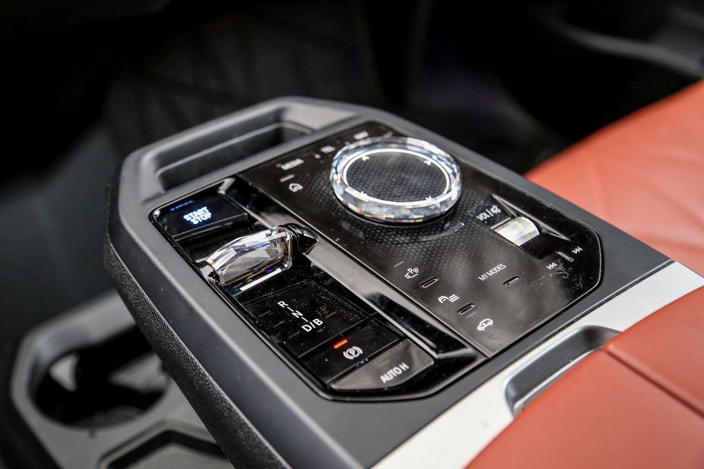 Used 2025 BMW iX xDrive50 w/ Premium Package image 15