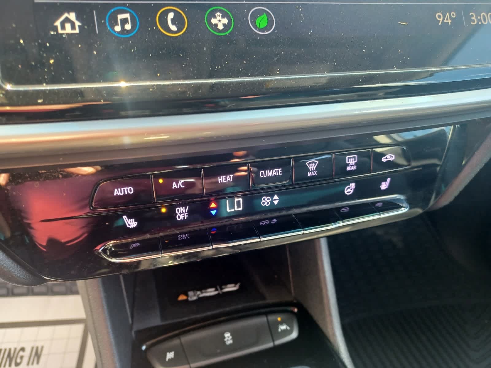 Used 2022 Chevrolet Bolt LT w/ Infotainment Package FWD image 13
