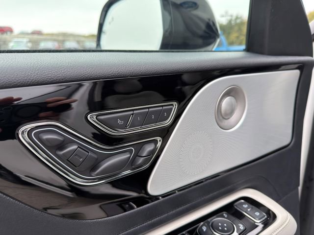 Used 2025 Lincoln Aviator Reserve w/ Equipment Group 201A image 24