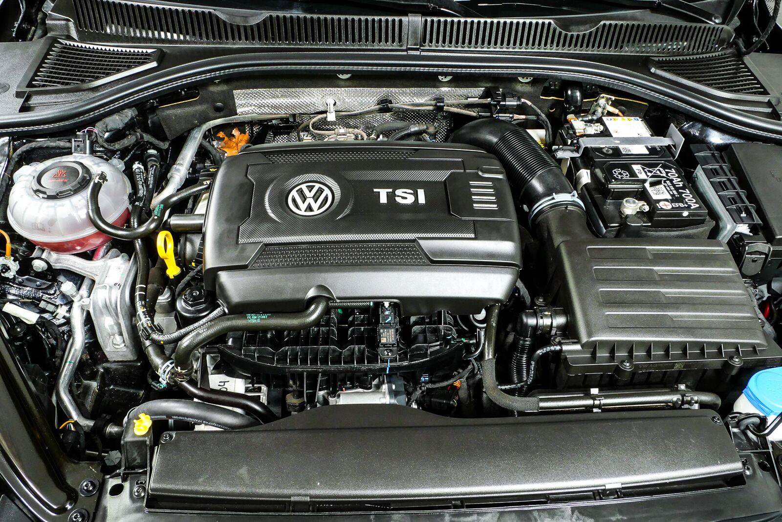 Certified 2025 Volkswagen Jetta GLI Autobahn w/ GLI Black Package FWD image 34