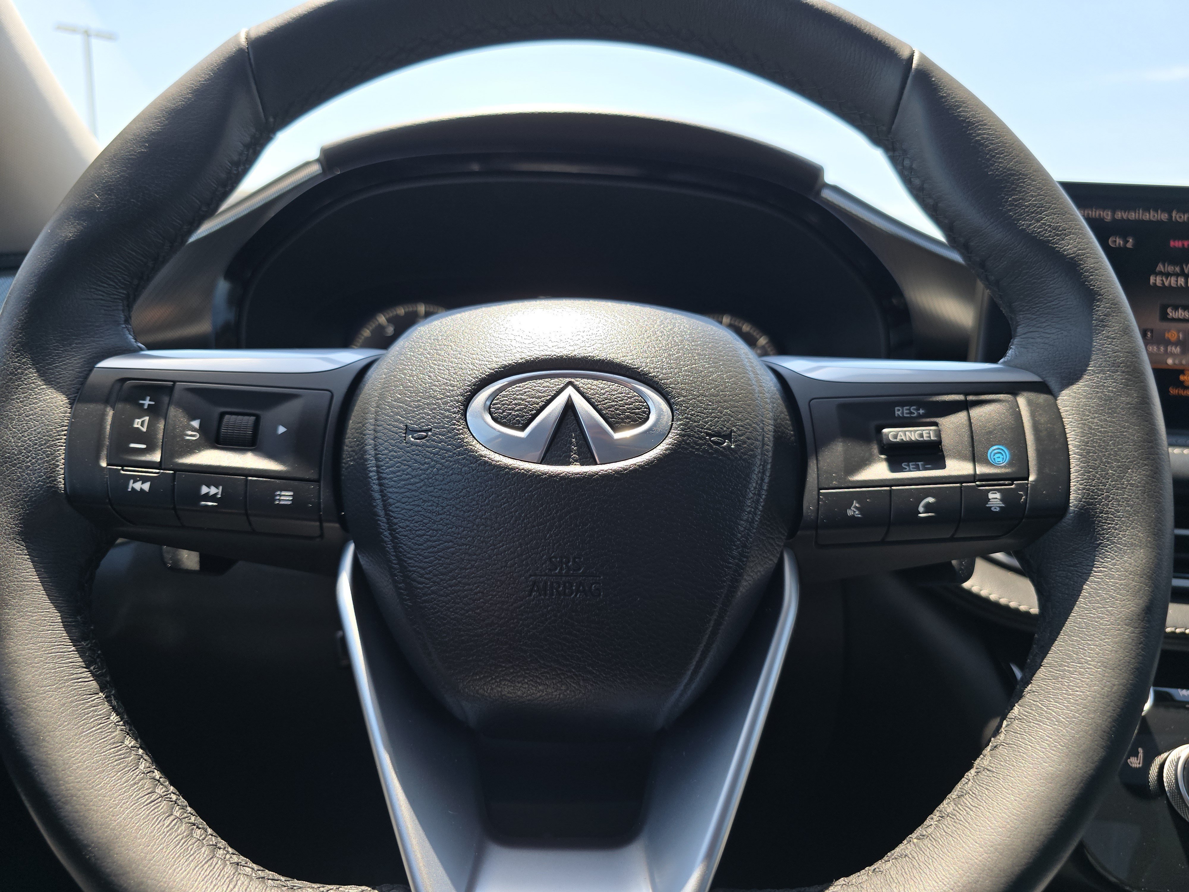 Used 2023 INFINITI QX60 Luxe AWD/4WD image 23