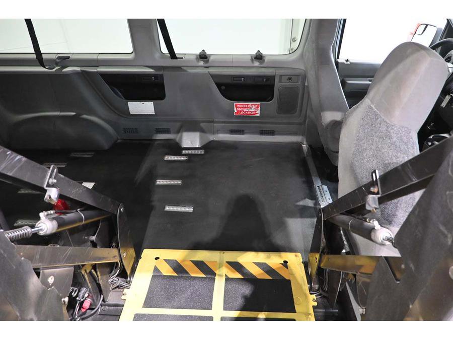 Used 2012 Ford E-350 and Econoline 350 XLT image 20