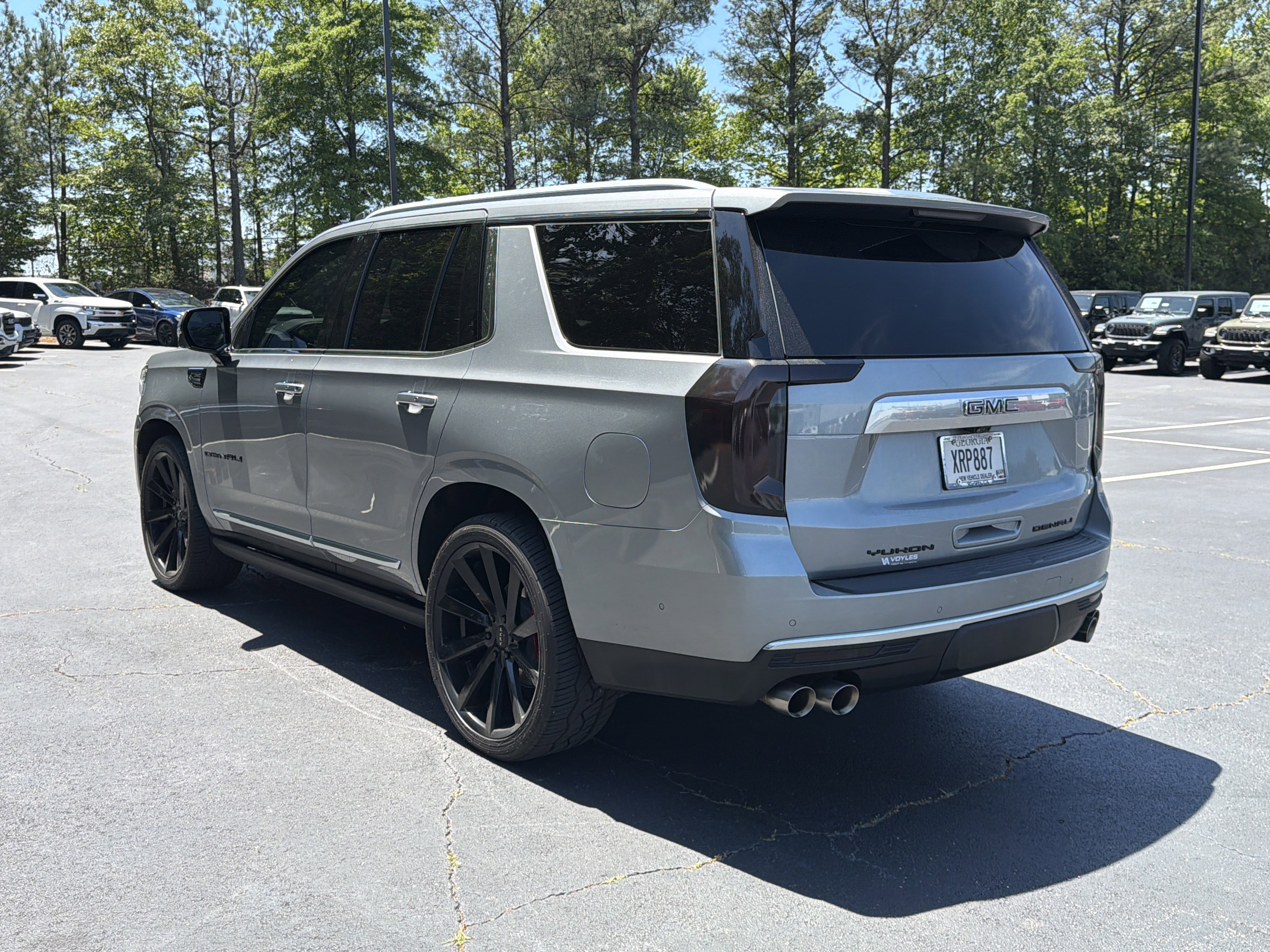 Used 2023 GMC Yukon Denali w/ Denali Reserve Package AWD/4WD image 11