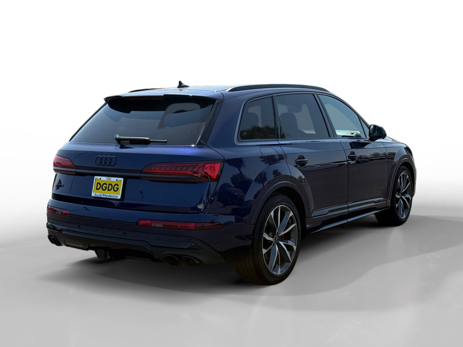 Used 2023 Audi SQ7 Prestige AWD/4WD image 5