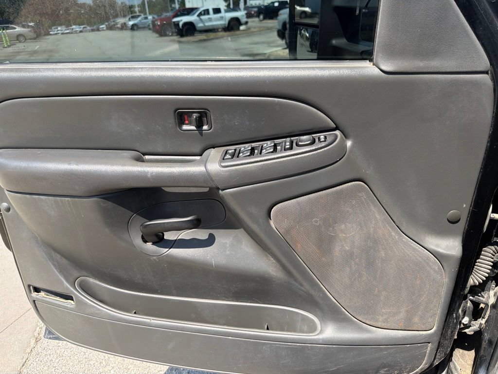 Used 2007 GMC Sierra 2500 SLE w/ Skid Plate Package AWD/4WD image 26