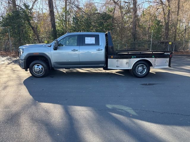 Used 2024 GMC Sierra 3500 SLE w/ SLE Convenience Package image 2